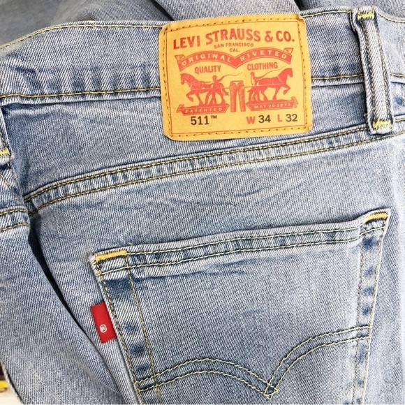 Levi 511 medium wash straight leg, high rise, blank tab jeans - Picture 5 of 12